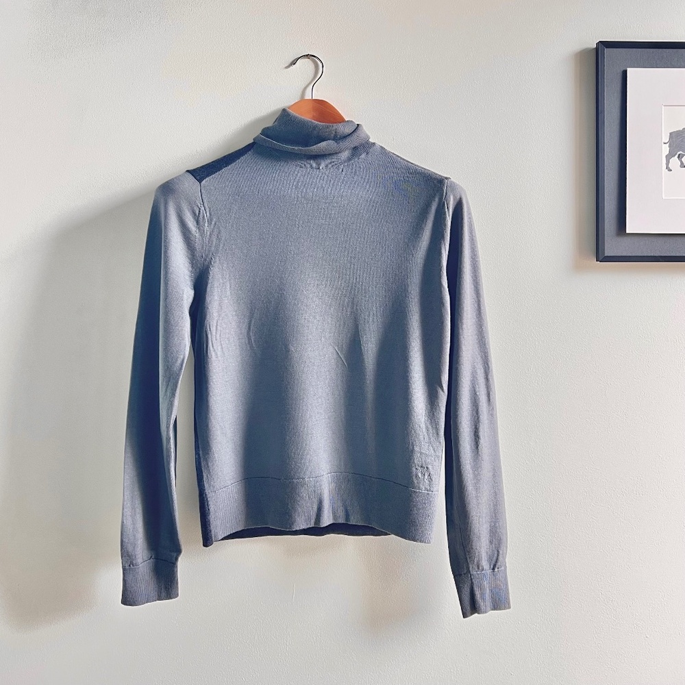 JW Anderson x Uniqlo turtleneck // 100% Extra Fine Merino // grey-dark grey